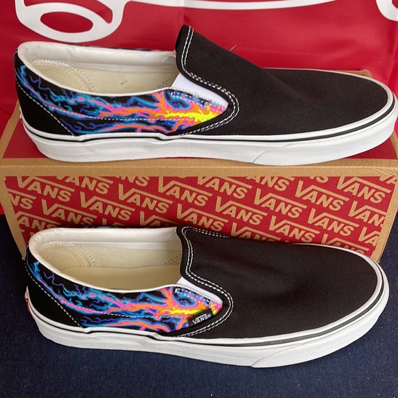 Vans Men’s Classic Slip On Electric Flame Black/True White sneakers - Picture 3 of 16